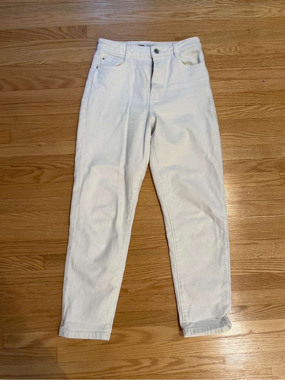 Zara Mom Fit Jeans – White